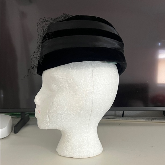 Vintage Black Netting Hat - Picture 4 of 8